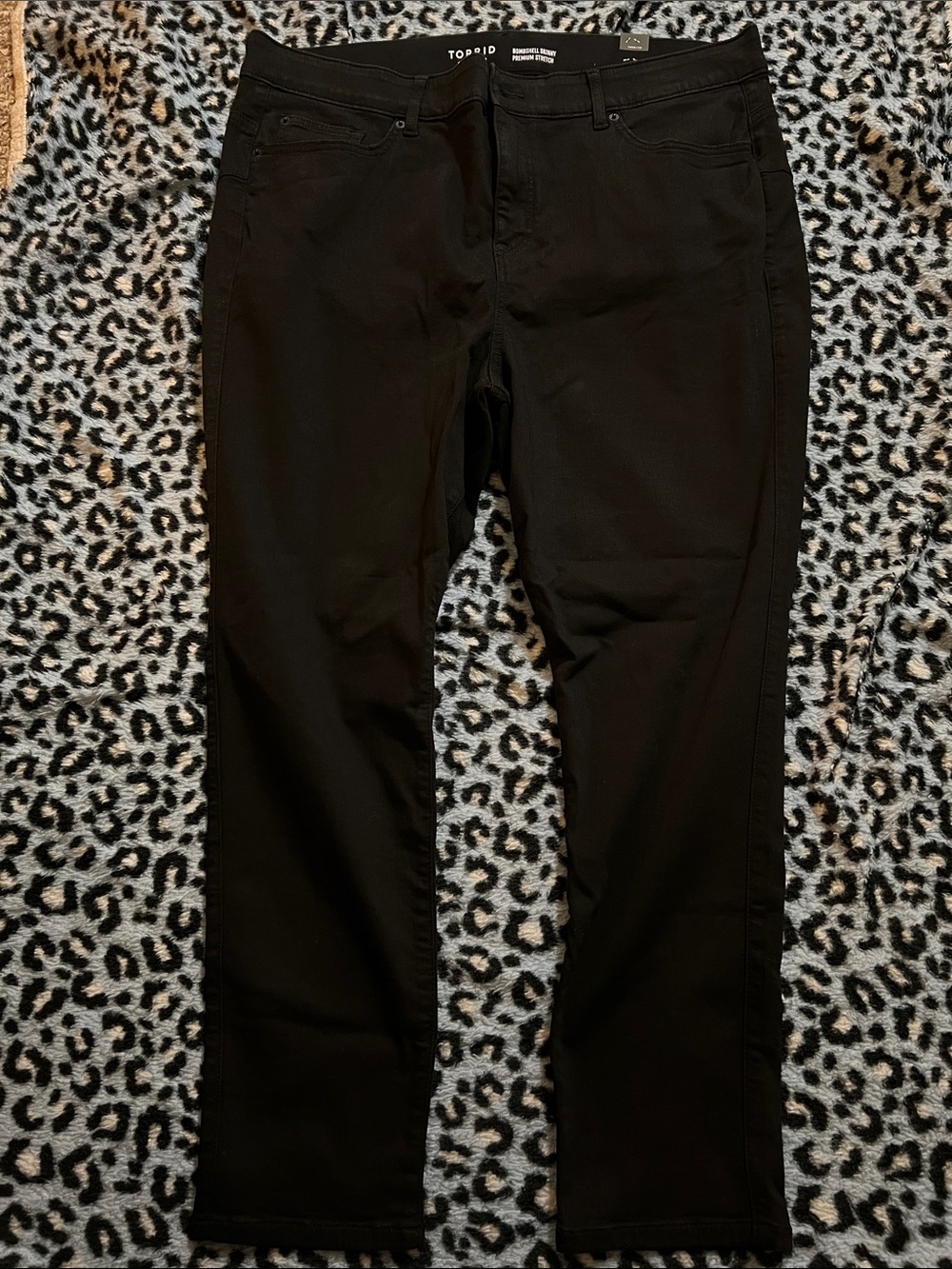 TORRID BLACK 22R BOMBSHELL SKINNY PREMIUM STRETCH NWT